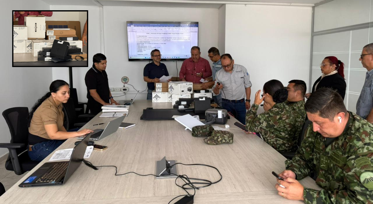 Gobernación del Tolima entrega equipos de comunicación satelital al Ejército