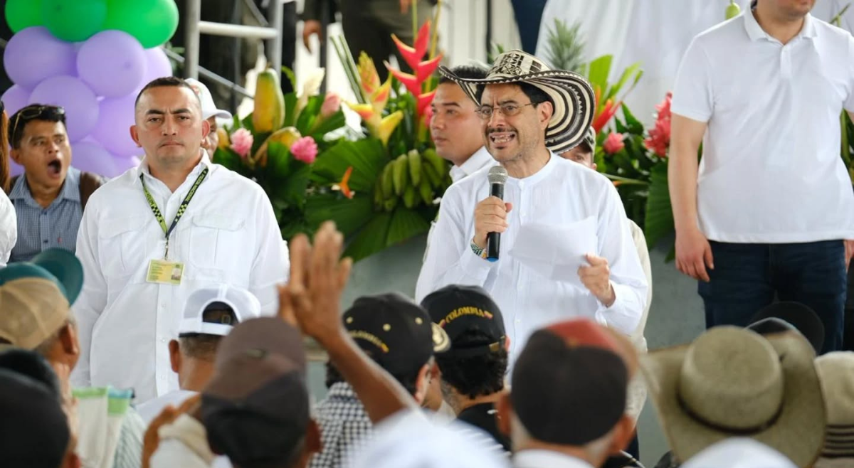 La campaña de desprestigio contra Cepeda, gestada desde la inteligencia militar