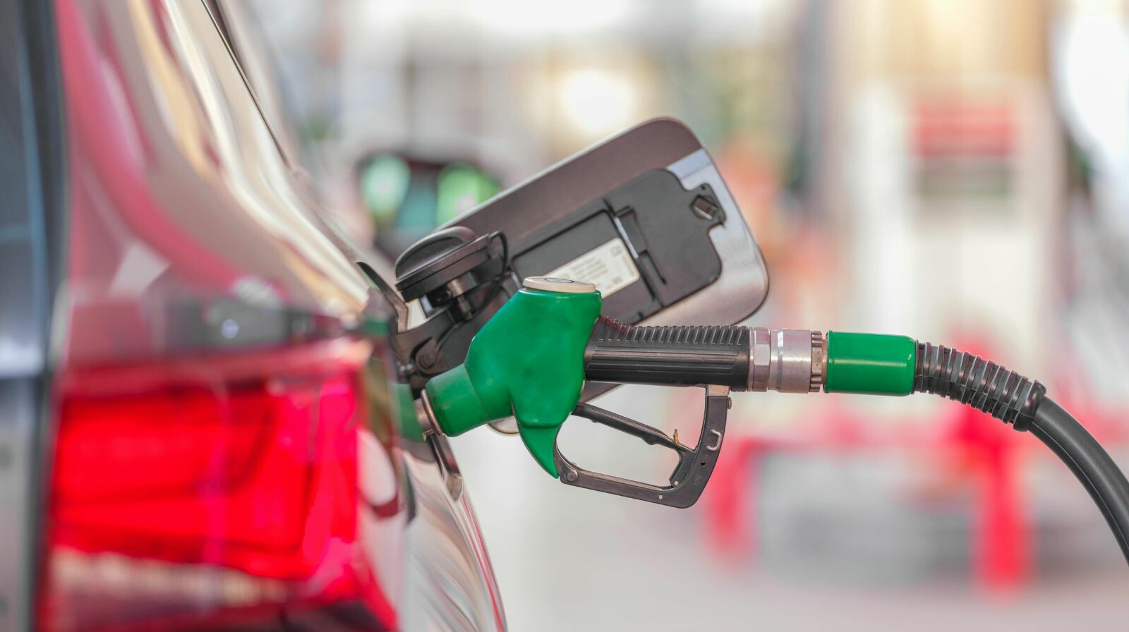 Precio de la gasolina: desde el 1 de febrero inicia reducción gradual