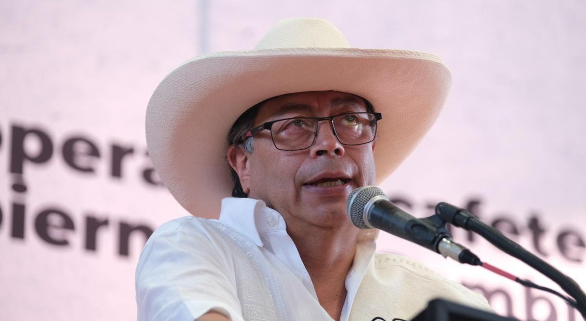 Presidente Petro decidido a renegociar los TLC