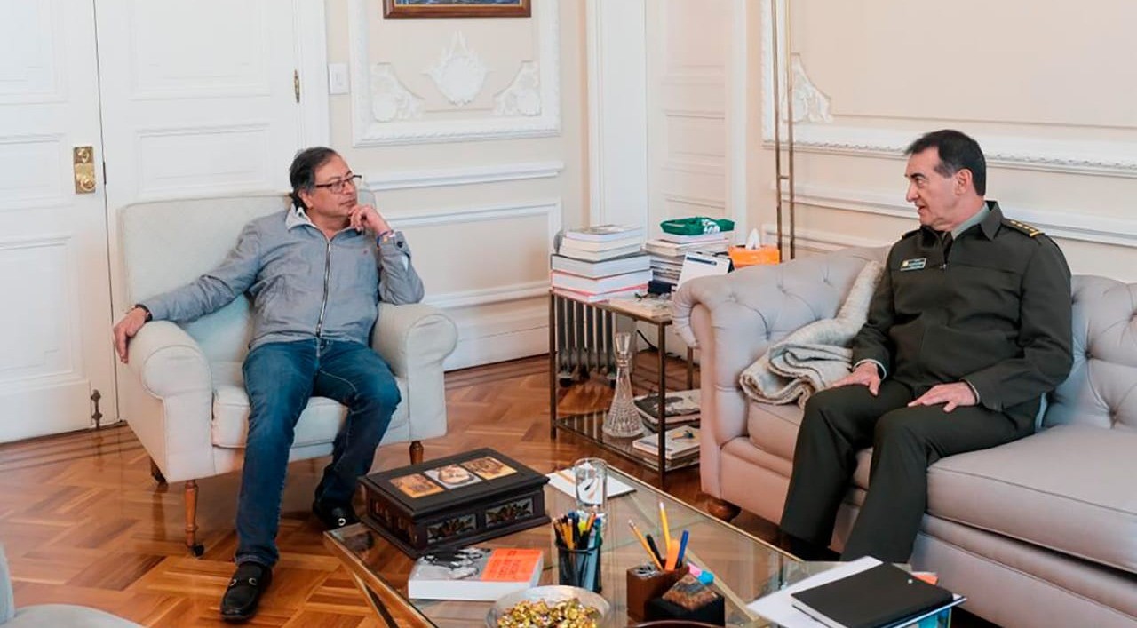 Presidente Petro pide mayor bienestar para la Policía Nacional