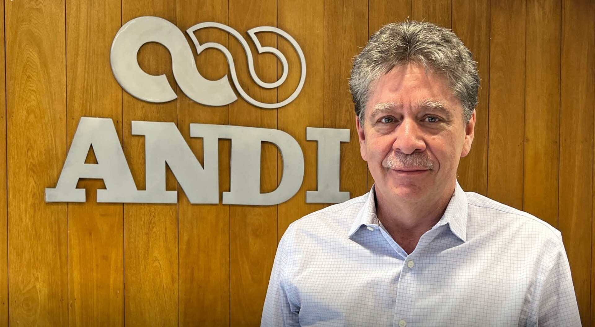 Presidente señala a Bruce Máster de liderar un “seudoempresariado” que vive del Estado