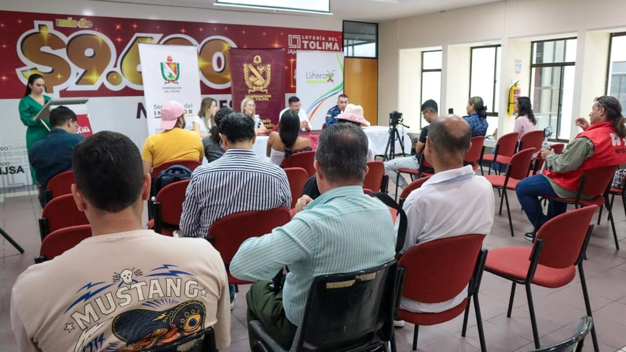 Privados de la libertad presentan sus emprendimientos durante feria en Ibagué