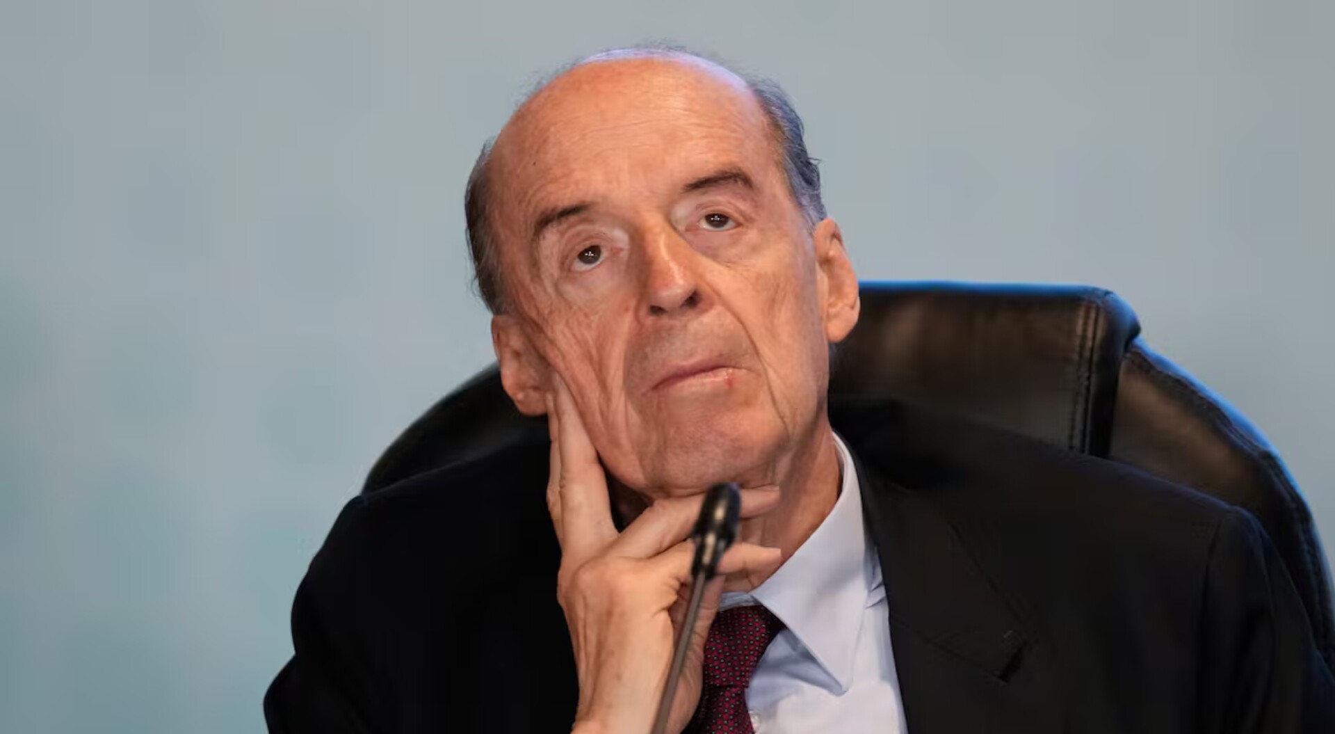 Procuraduría confirma inhabilidad de Álvaro Leyva por 10 años