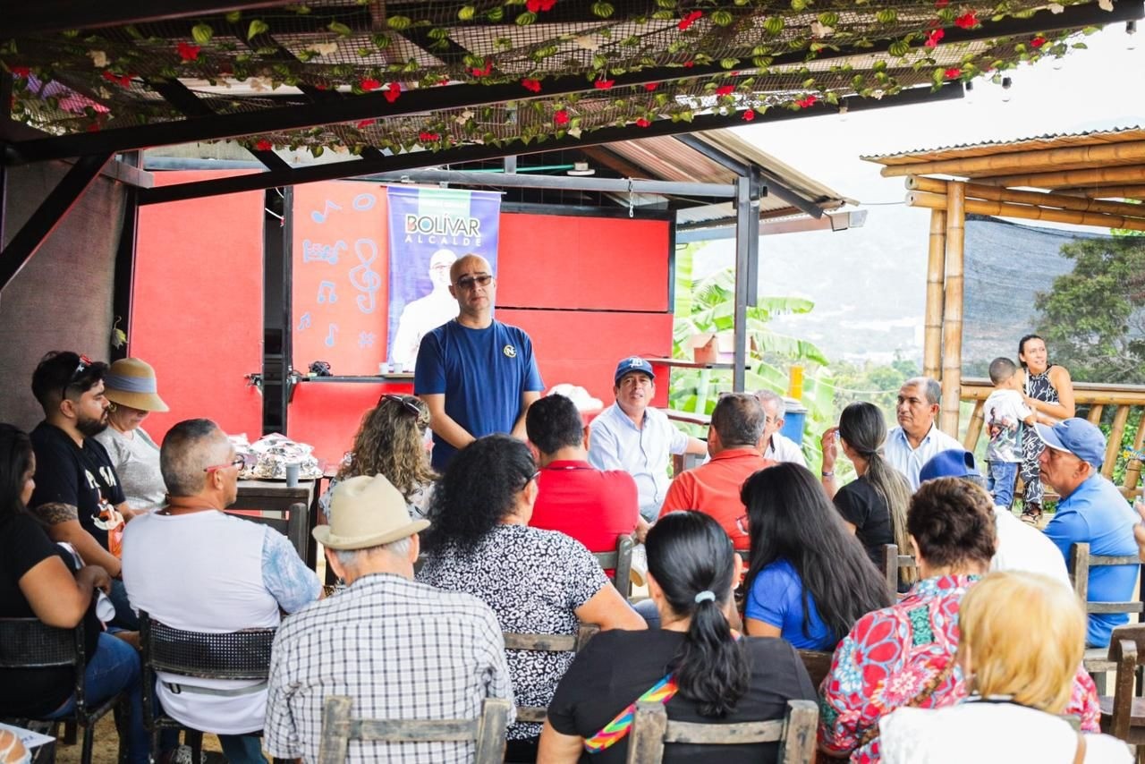 “La solución para el campo ibaguereño no es entregar 30 gallinas y dos chivos”: Jorge Bolívar