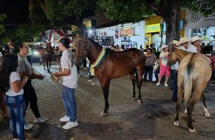 Realizan en Mariquita, Tolima, una cabalgata sin montar a los caballos