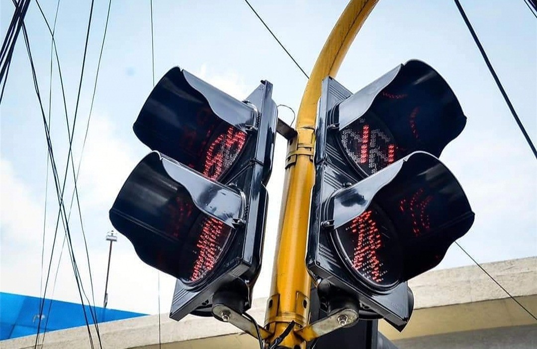 En pleno San Pedro falló el servicio de energía y colapsó la red semafórica en Ibagué