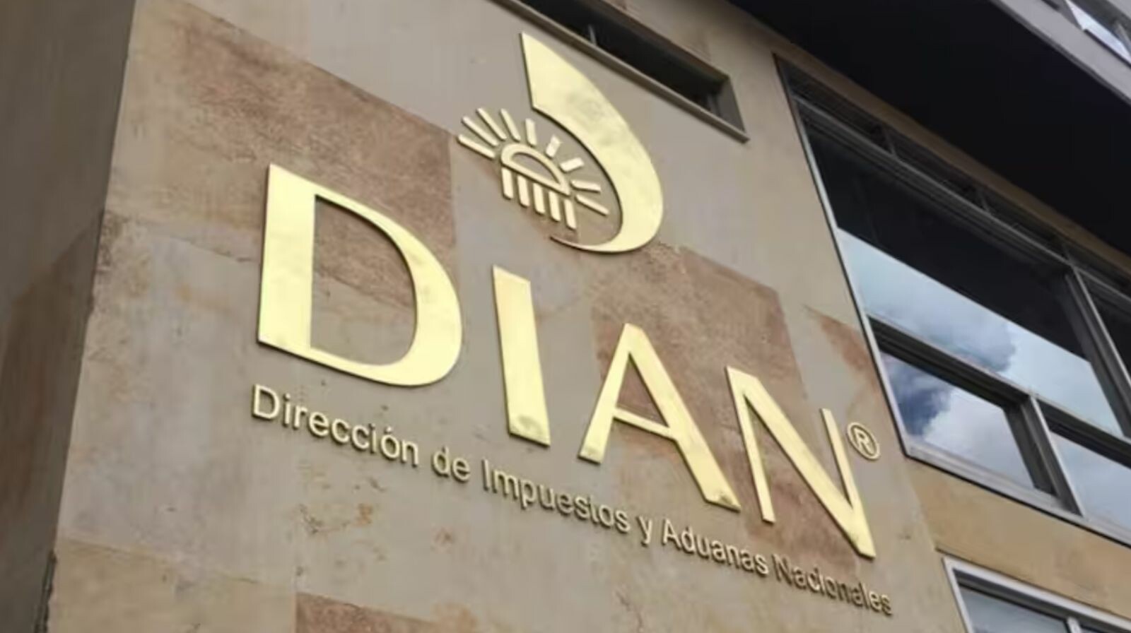 Retienen impuestos pero no los entregan: 22 mil morosos deben $1,2 billones al Estado