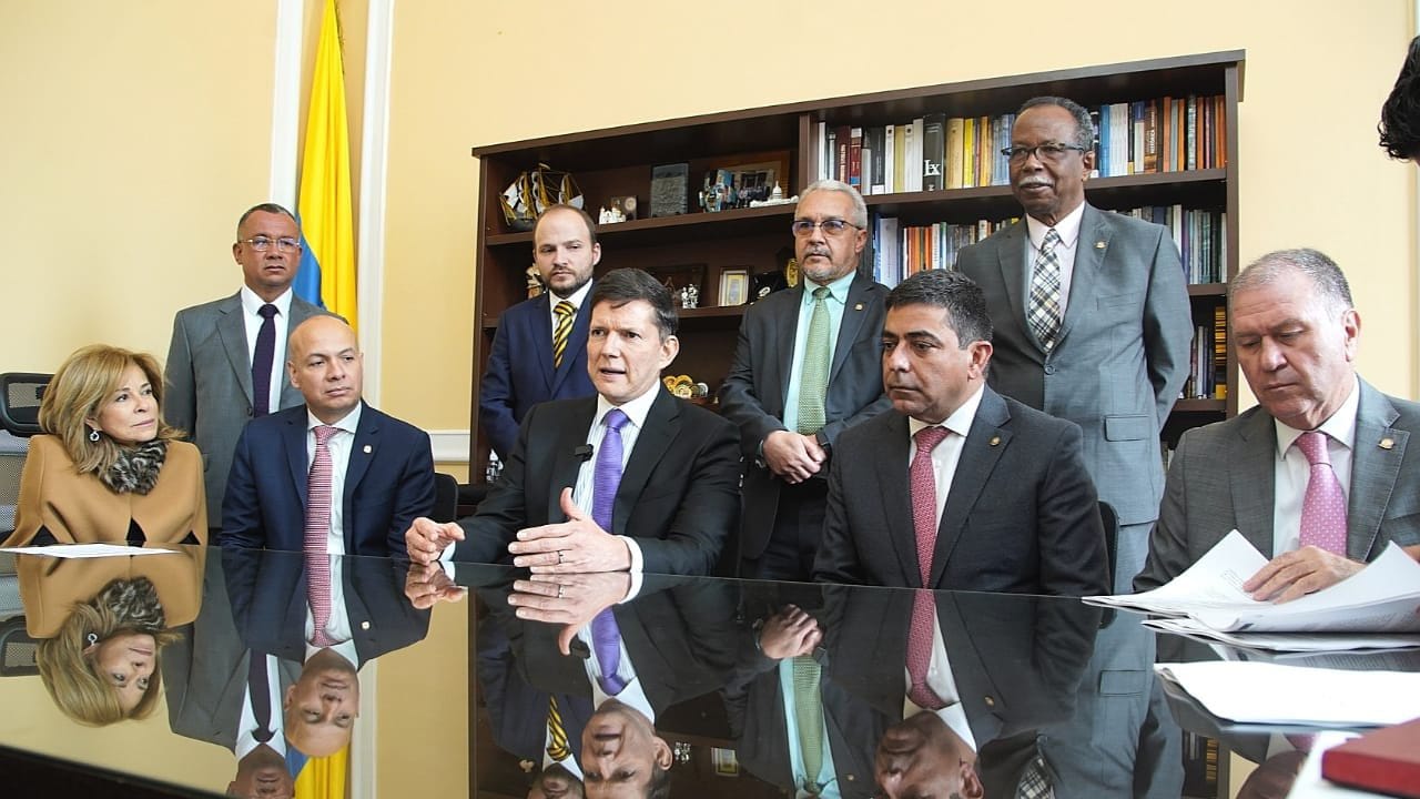 Sancionan ley que ordena continuar con la virtualidad en la justicia