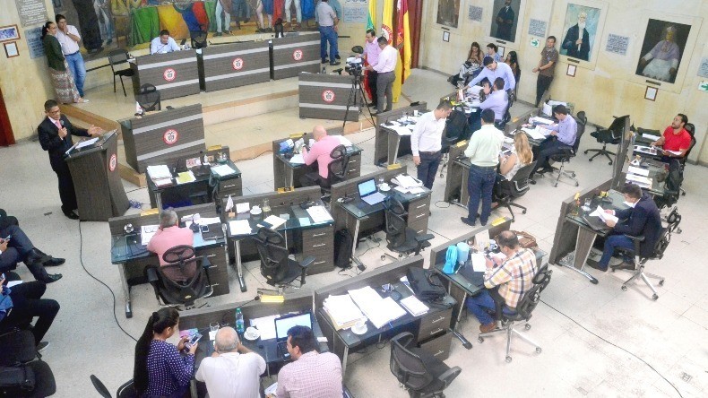 Se necesita operario para textilera, el que teníamos aspira ahora al Concejo