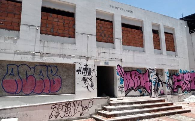 Vecinos de Interlaken solicitan la expropiación de la abandonada sede de SaludCoop