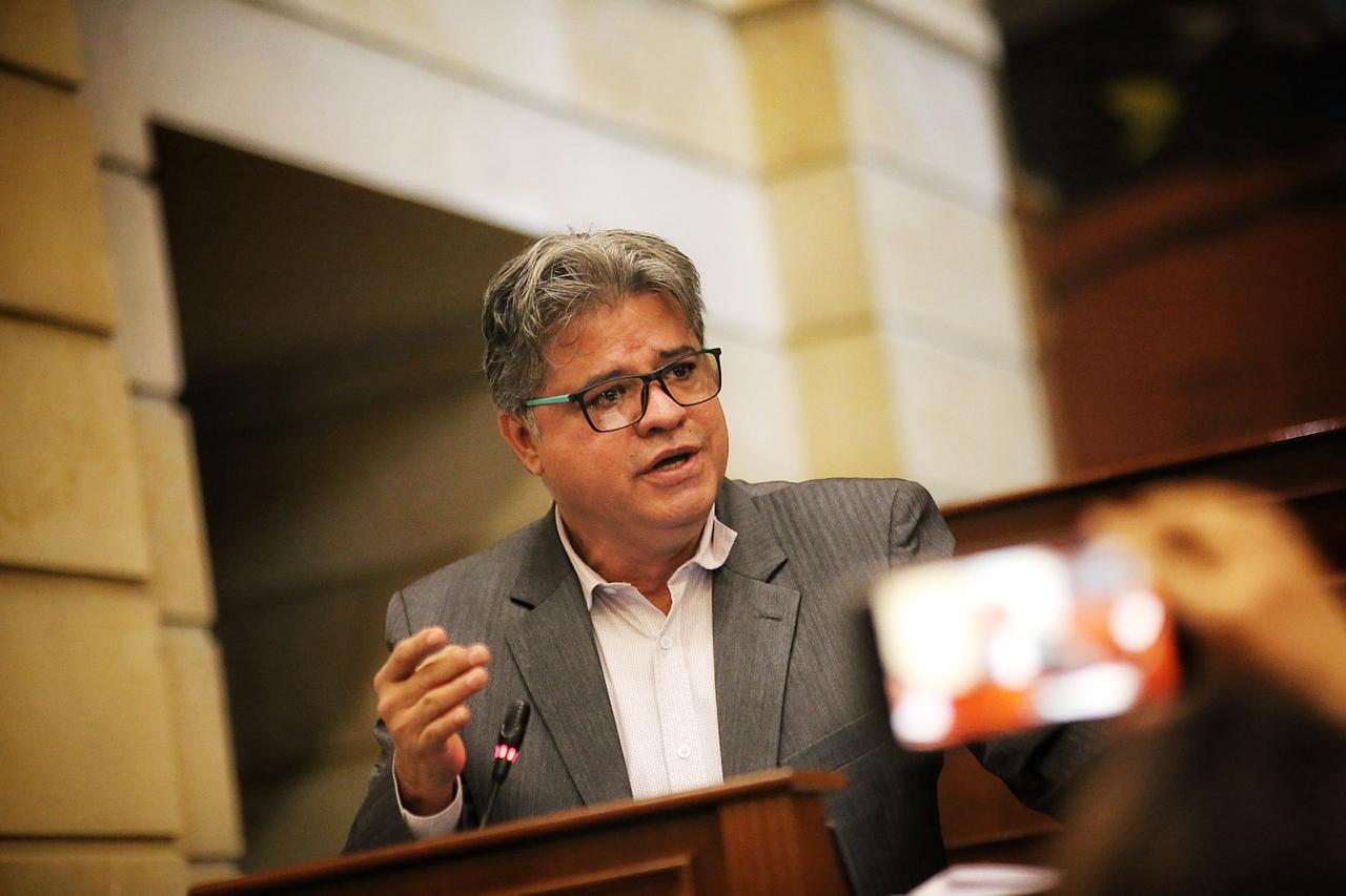 “Todavía hay jueces decentes”: senador Wilson Arias