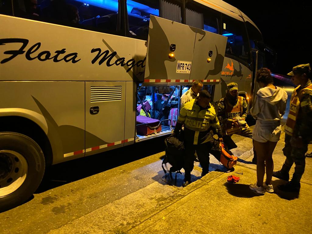Sorprendieron a una mujer con 16 kilos de marihuana en un bus en Cajamarca
