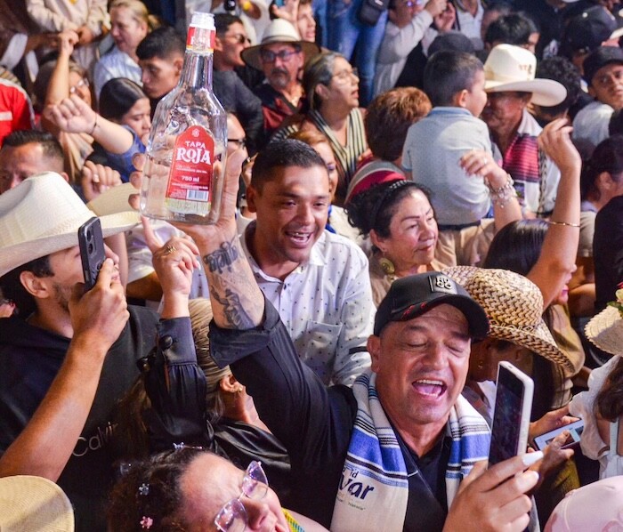 Tapa Roja y Rosado sin azúcar encendieron las Fiestas del Retorno en Alpujarra