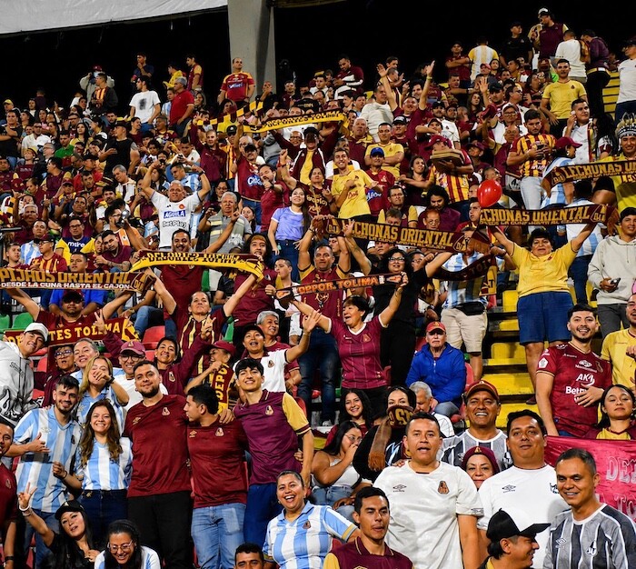 Tapa Roja rinde homenaje a hombres y mujeres que tienen la sangre Vinotinto y el corazón de Oro