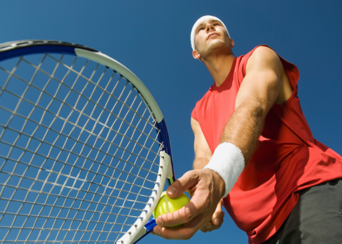 Cómo hacer correr al rival gastando menos energía en tenis
