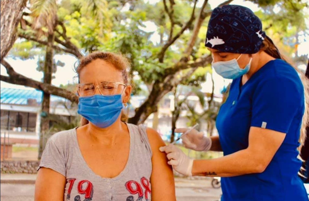 Desde este miércoles tercera dosis contra covid para personas entre 18 y 49 años