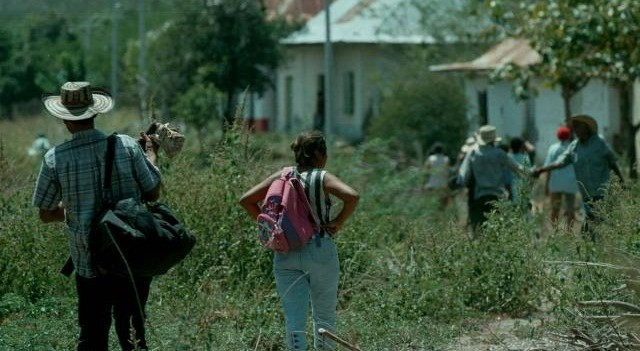 Tierra que estuvo en poder de paramilitares fue entregada a víctimas