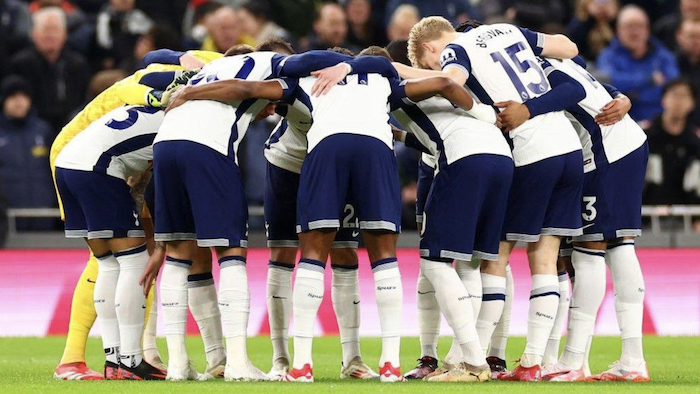 Tottenham reconstruye entre apuestas y presión