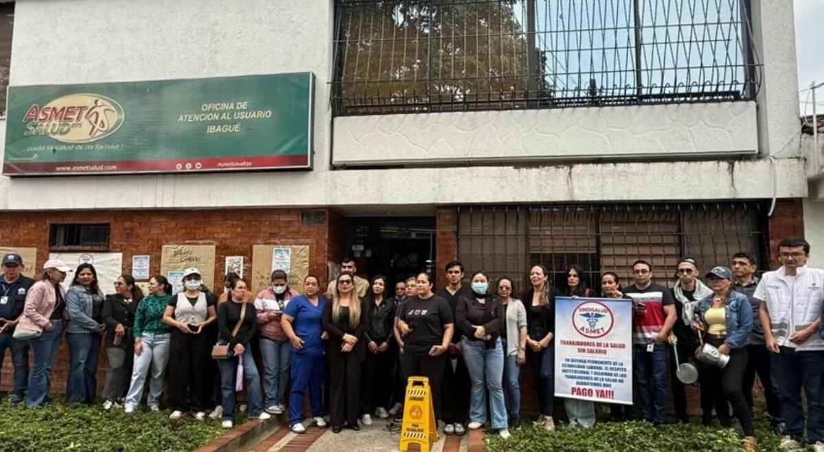 Trabajadores de Asmet Salud protestan en el Tolima por salarios atrasados