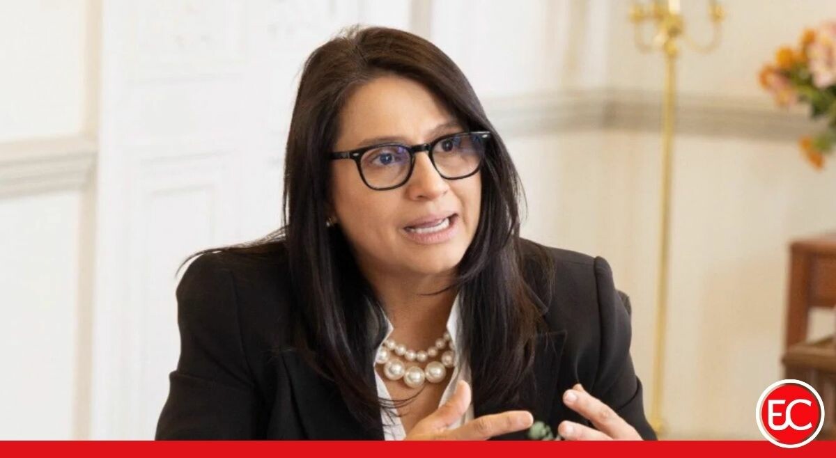 Tras la polémica, ministra Paola Holguín acepta que no tiene título de magíster