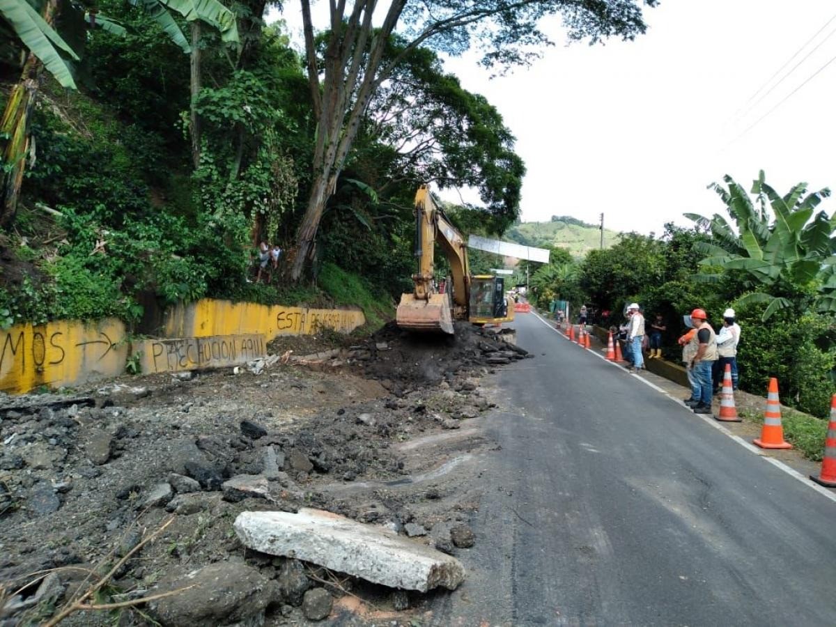 Habilitan paso a un carril en la vía Ibagué - Cajamarca