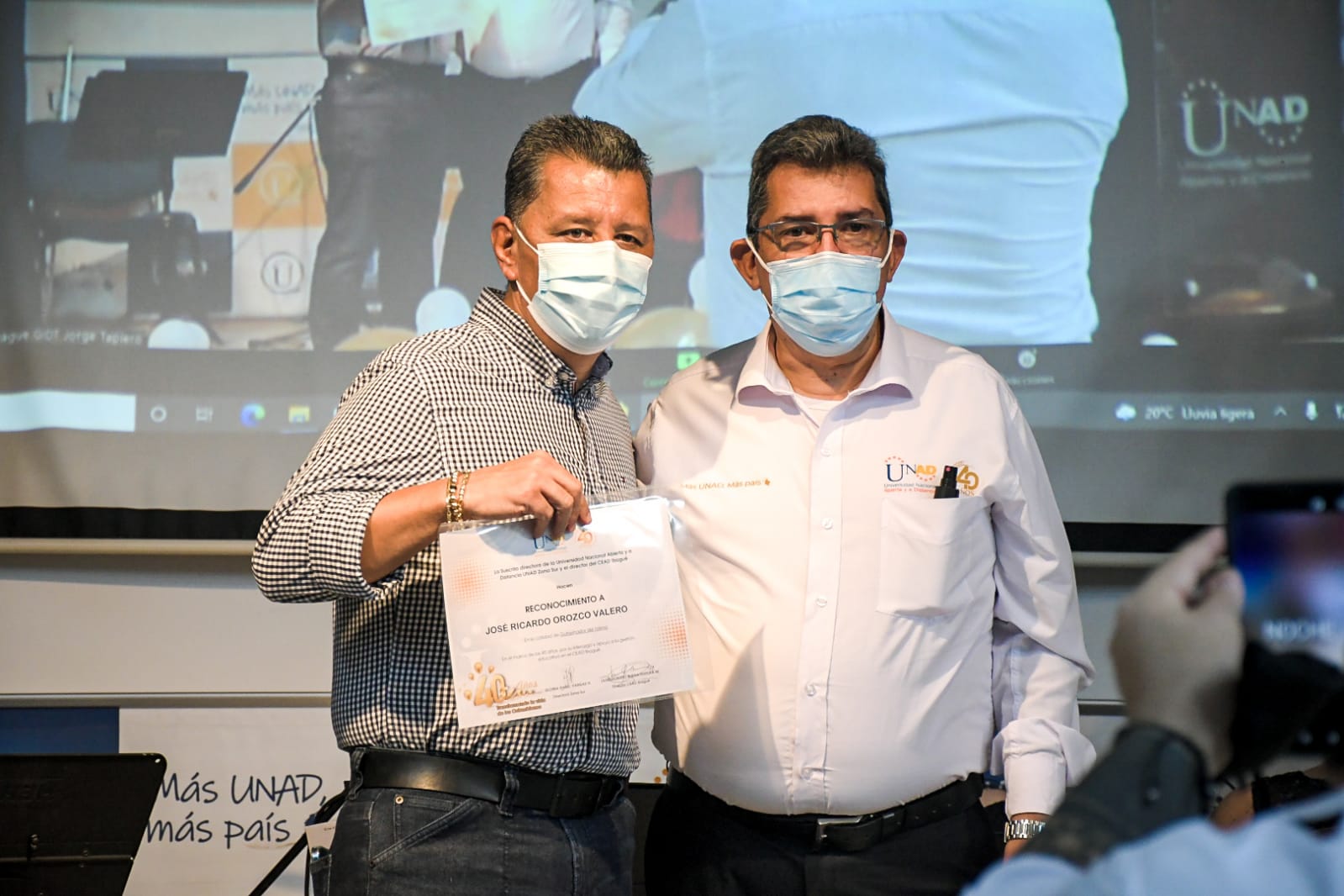 UNAD entregó reconocimiento al Gobernador del Tolima