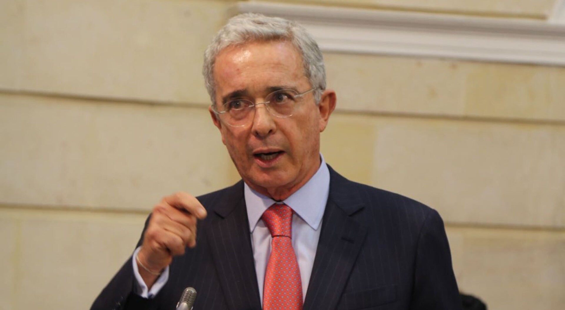 Uribe se descarta como fórmula vicepresidencial para evitar un debate constitucional