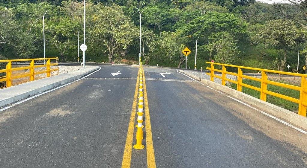 Veeduría insiste en denuncia sobre fallas en construcción de dos puentes