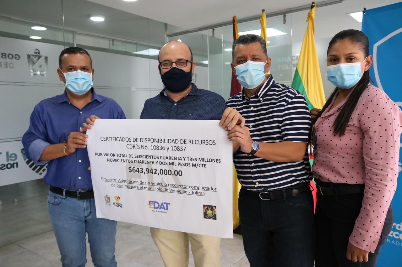 Venadillo recibe aportes de la EDAT para adquisición de compactador de residuos Sólidos