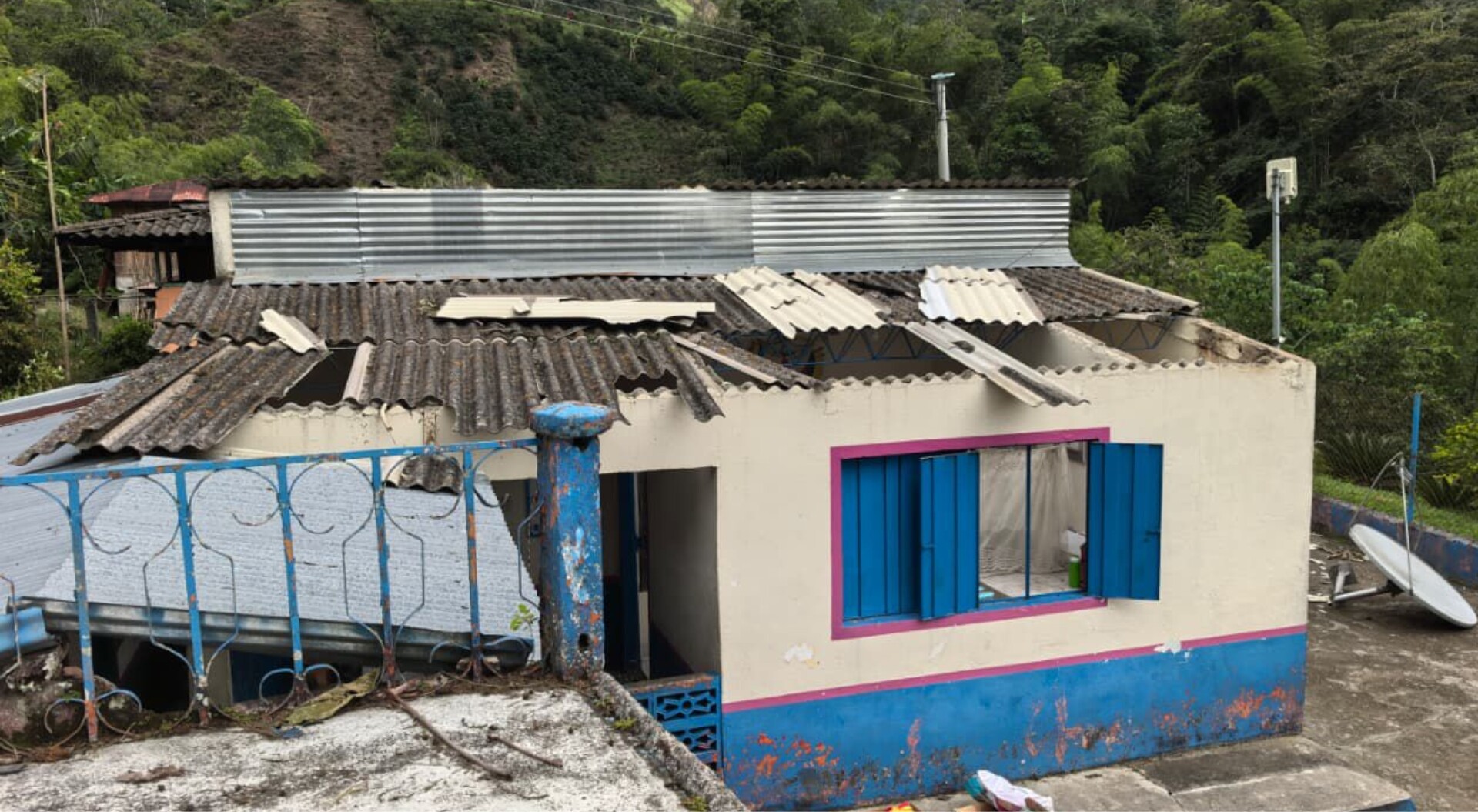 Vendaval dejó sin techo a más de 20 casas y dos escuelas en el Tolima