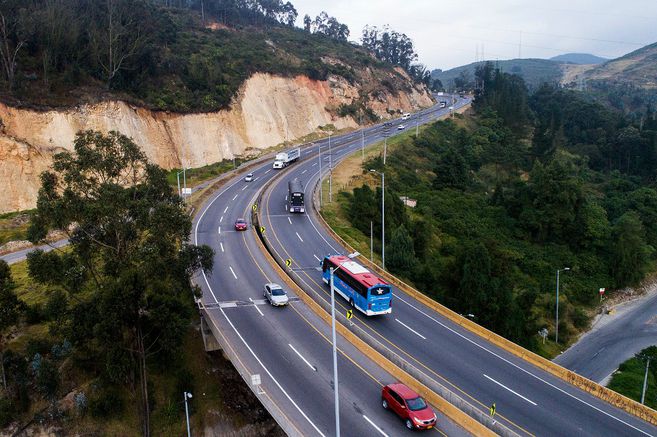 Cierres en tramo de la vía Girardot-Bogotá