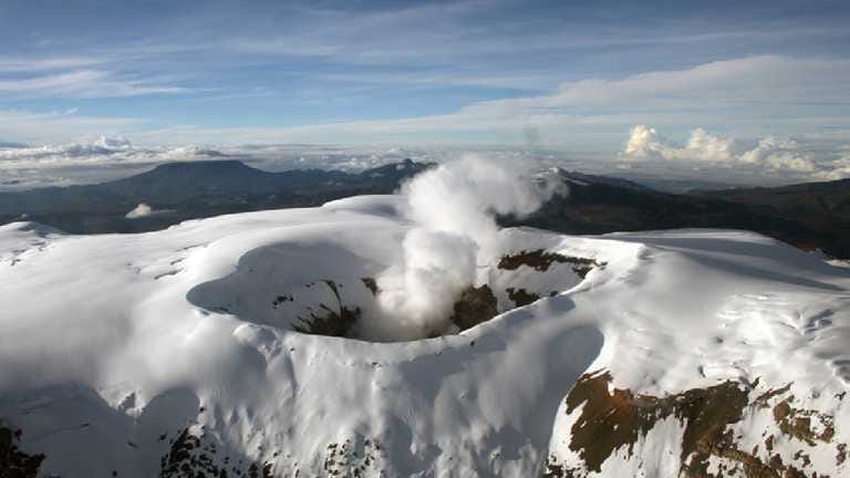 Volcán Nevado del Ruiz continúa con intensa actividad sísmica