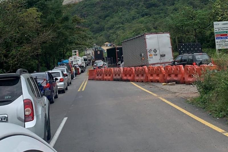 Vuelve y juega: se encuentra colapsada la vía nacional Bogotá - Ibagué - Calarcá