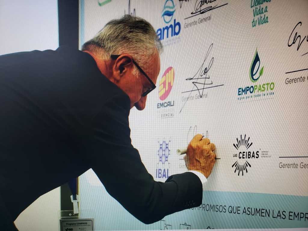 IBAL suscribe acuerdo por la gobernanza y eficiencia empresarial