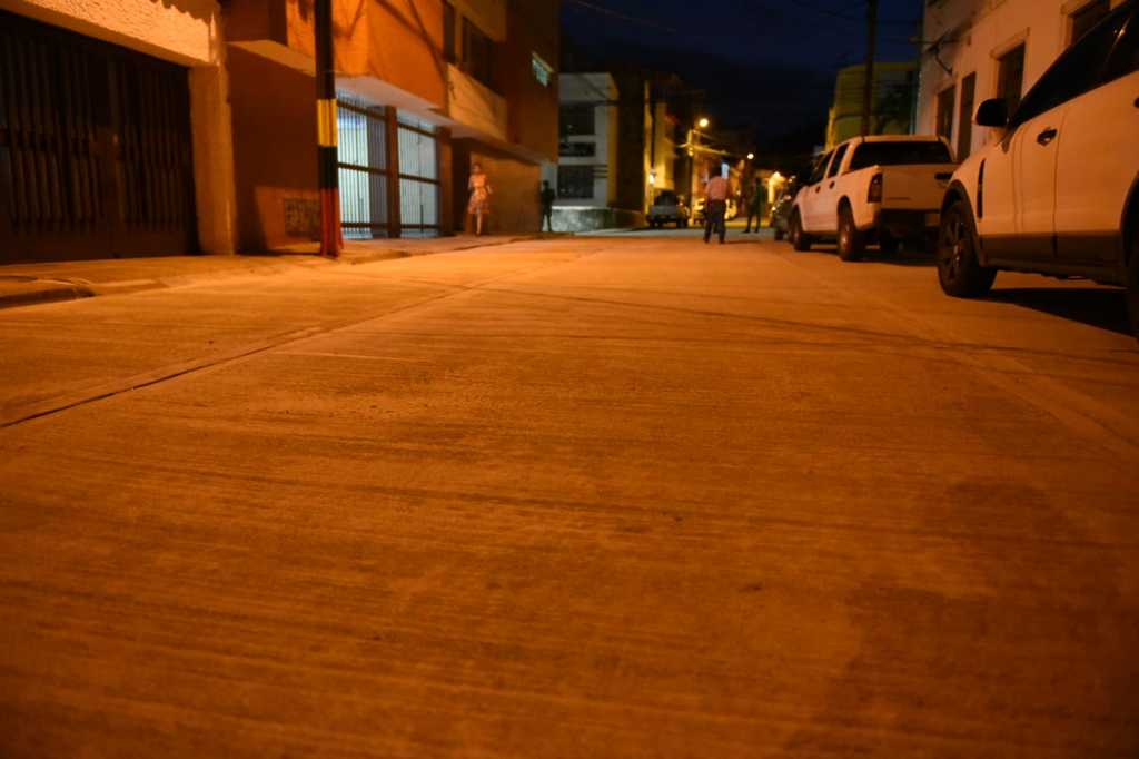 Pavimentan vía de 722 metros cuadrados en el barrio La Pola