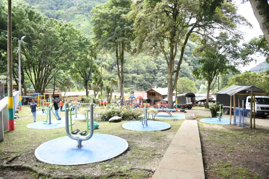 Alcaldía de Ibagué remodeló el parque principal de Villa Restrepo