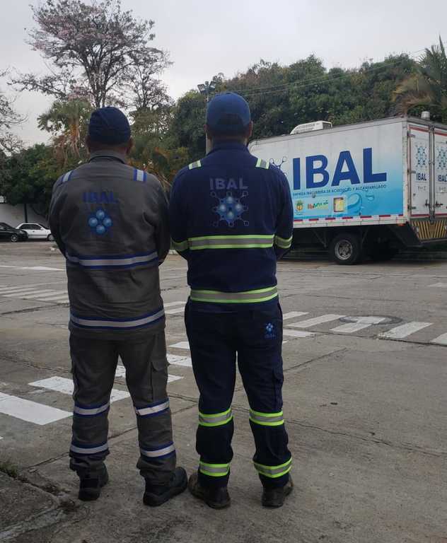 Cambia color del uniforme de personal que realiza la Gestión Comercial del IBAL
