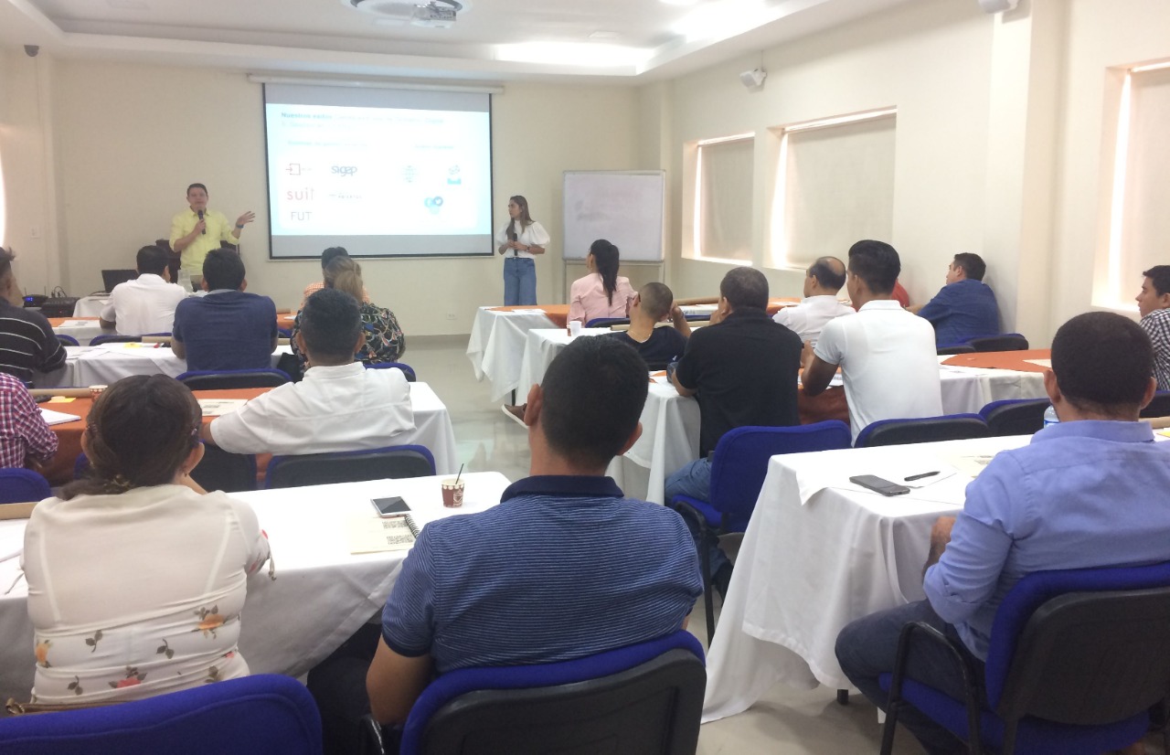 Taller de empalme de funcionarios en Ibagué en temas de Tic