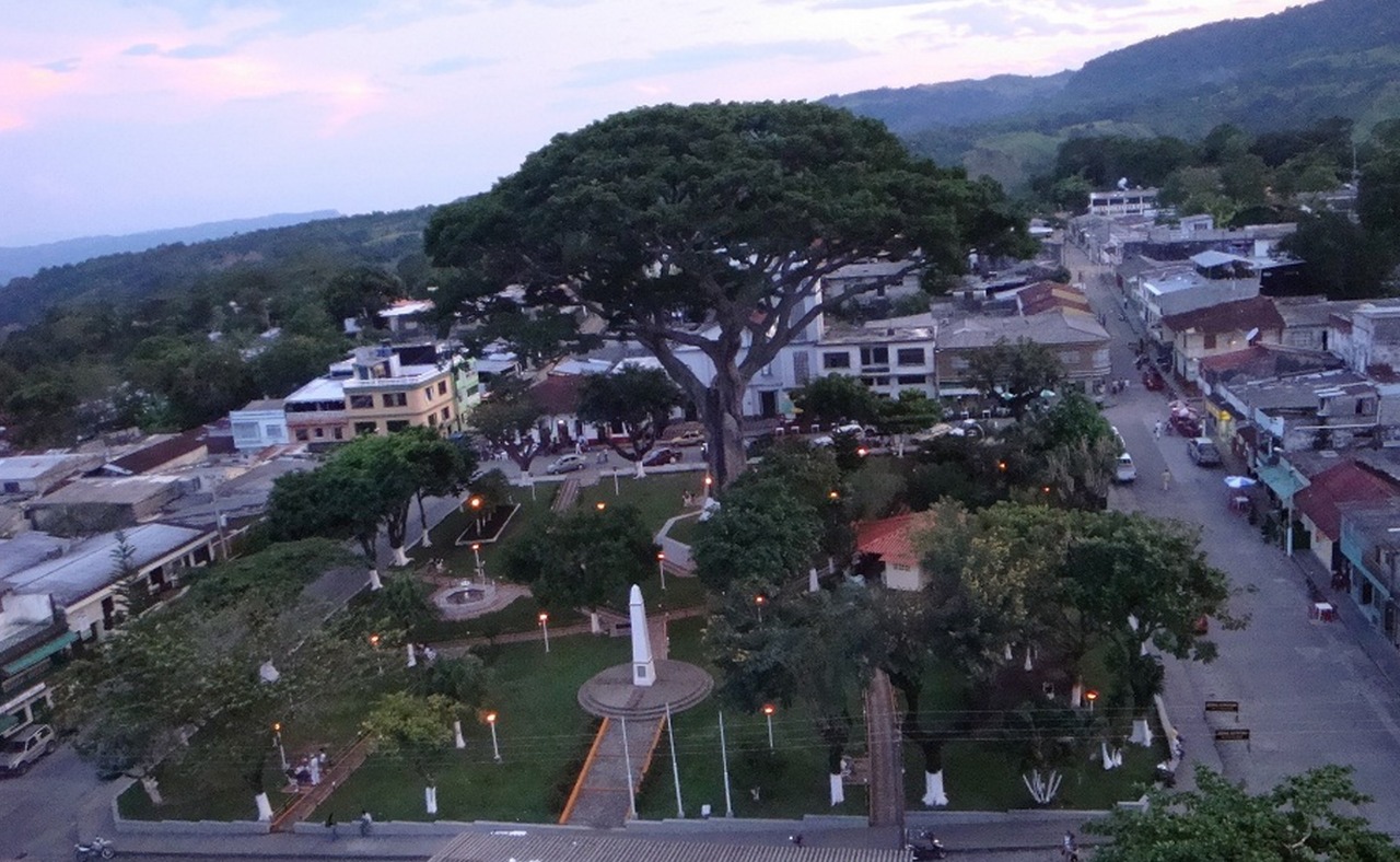 Pavimentación de la vía Mariquita y La Victoria (Caldas), prometió el gobernador Orozco