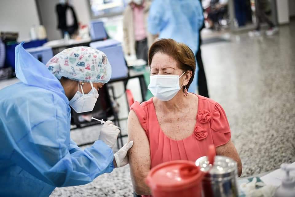 Inicia vacunación a población entre 60 y 79 años