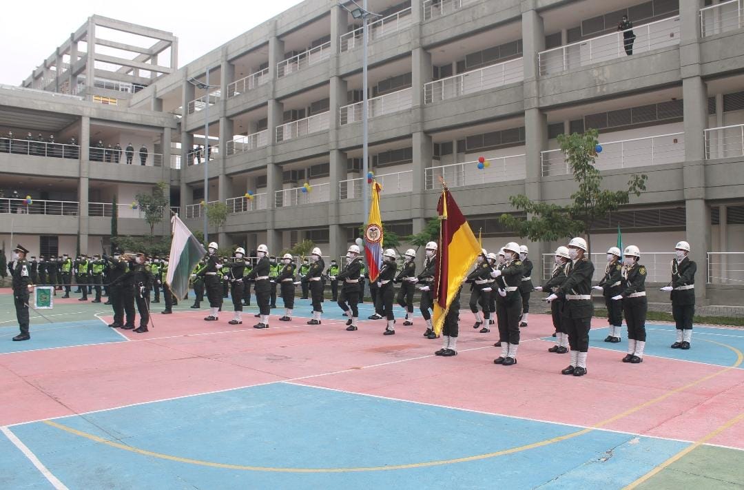La  policía Tolima graduó a 128 auxiliares, entre ellos 71 son mujeres
