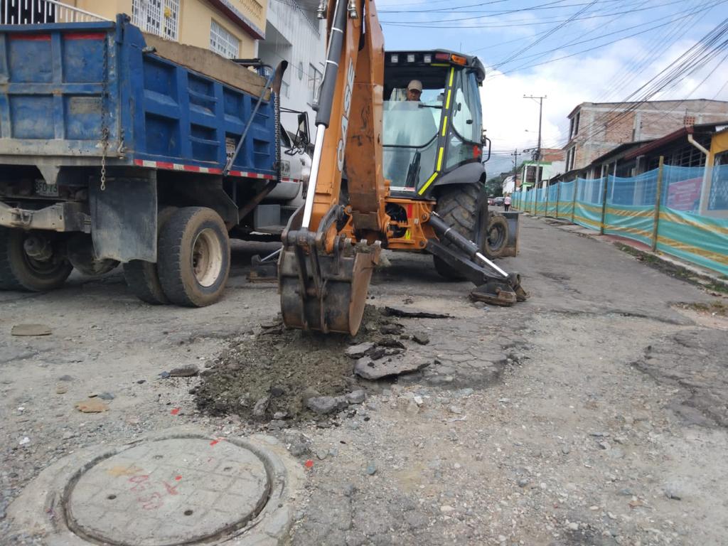 Gobernación inicia obras de pavimentación de 90 vías en Ibagué