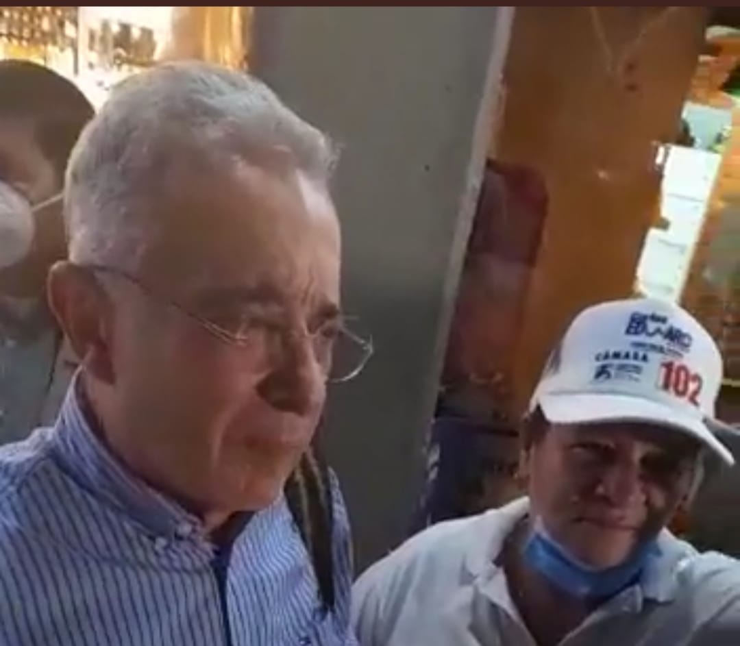La visita casi secreta del expresidente Uribe a Ibagué