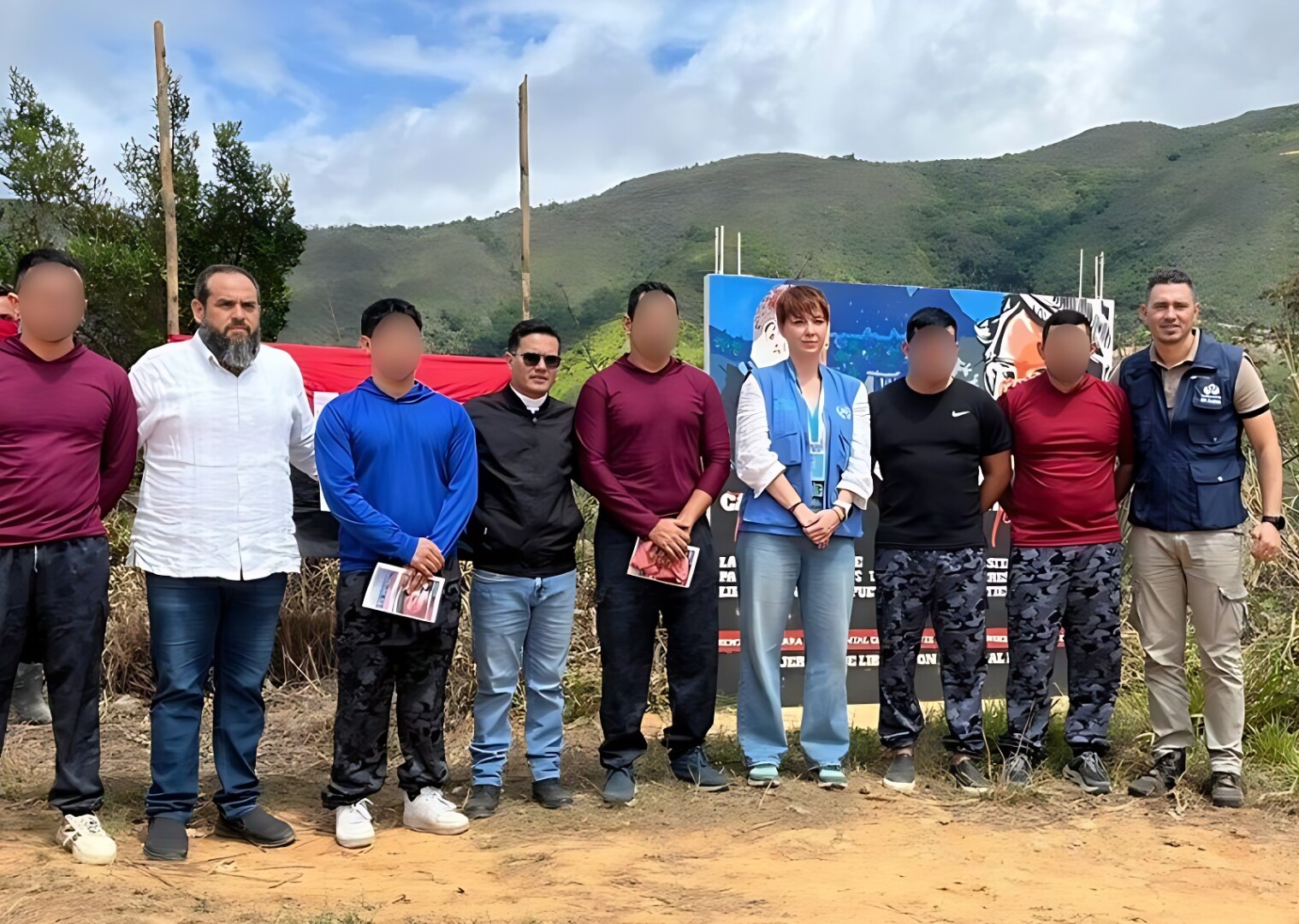 ELN libera a los cinco policías secuestrados en el Catatumbo