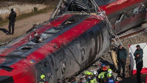Investigación en curso por choque de trenes en España que dejó 41 muertos