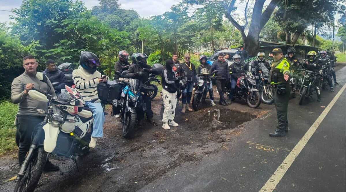 Policía de Tránsito despliega operativo especial en el Tolima por puente de San José