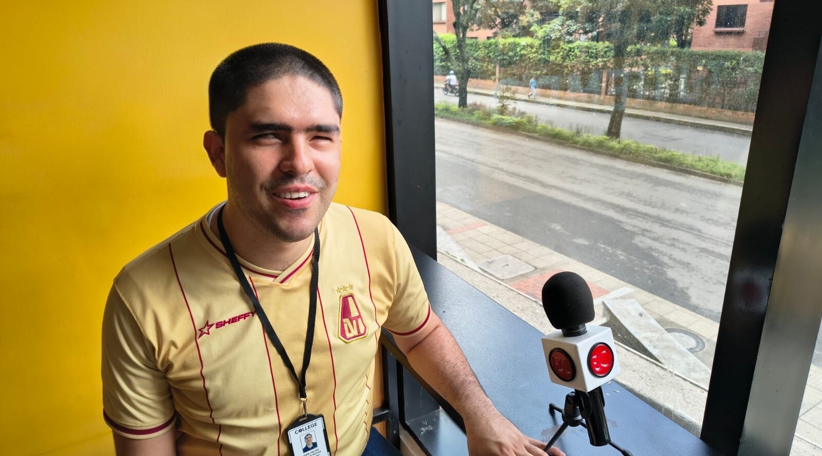 “Pipe Giraldo”: El locutor que aprendió a ver el mundo a través del sonido“Pipe Giraldo”: El locutor que aprendió a ver el mundo a través del sonido