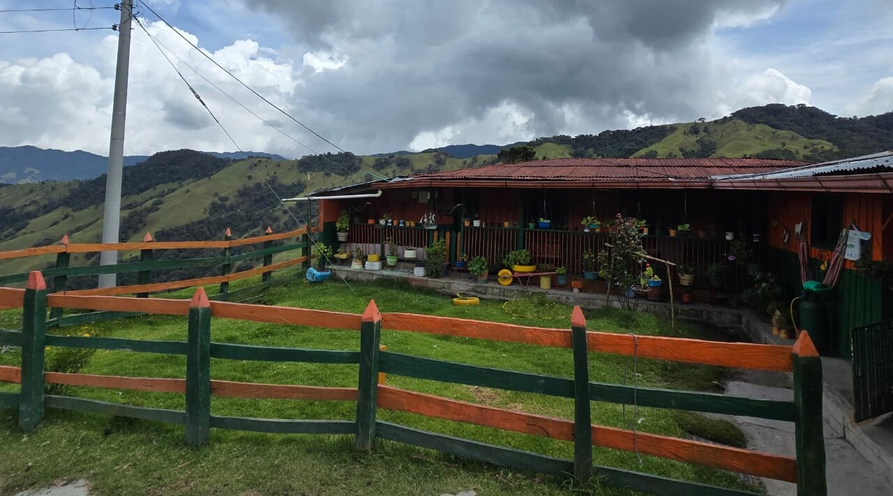 EGETSA y Gobernación del Tolima entregan proyecto de electrificación en la vereda La Ceja
