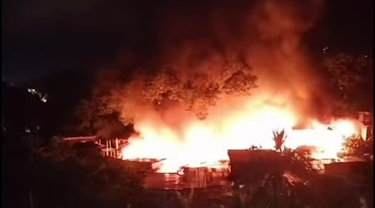 Incendio estructural en Álamos deja múltiples familias damnificadas
